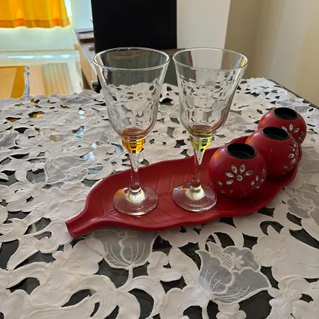 佩拉大楼内克拉西公寓酒店 3* 帕莫瑞